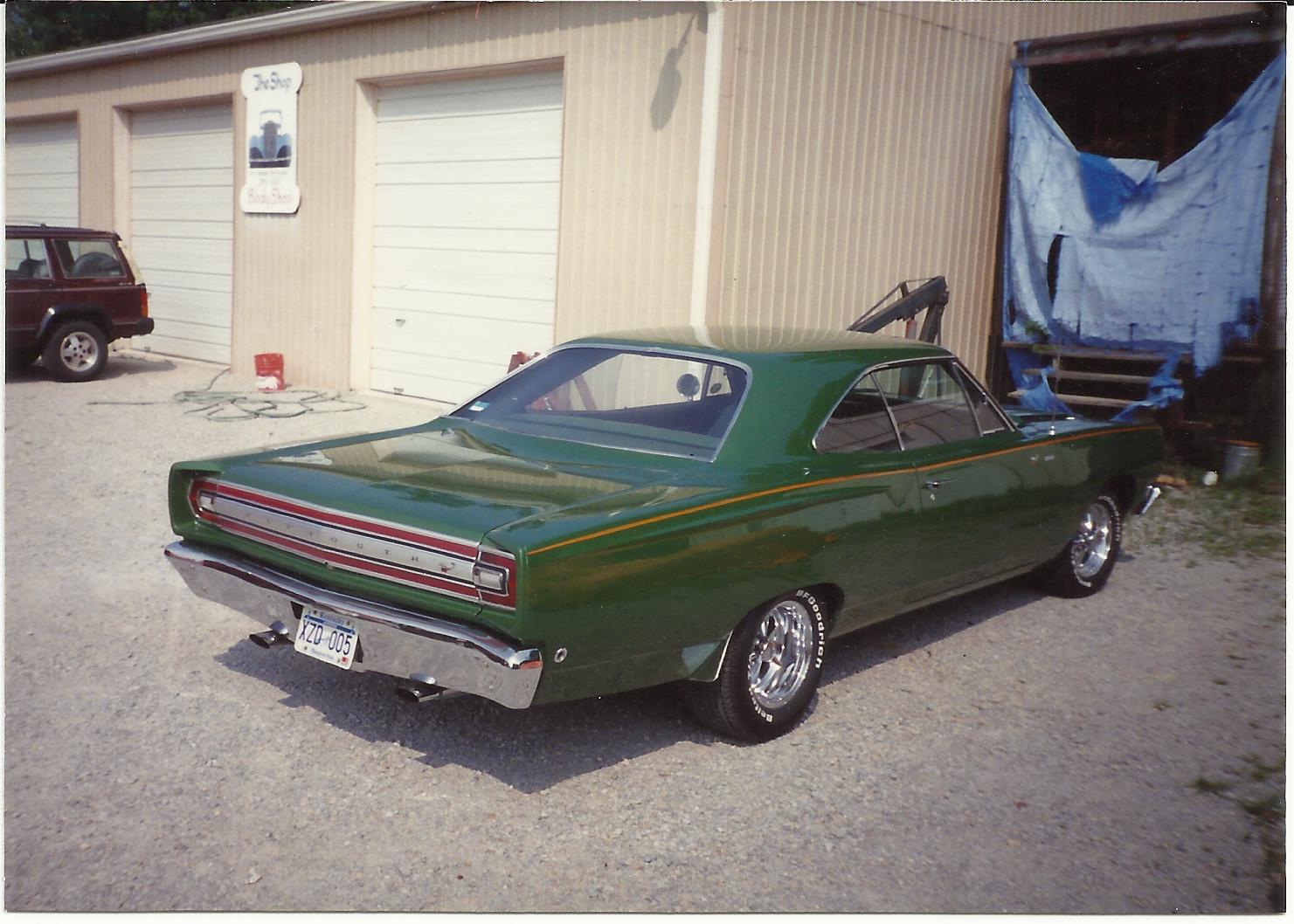Attached picture road runner @ The Shop 001.jpg